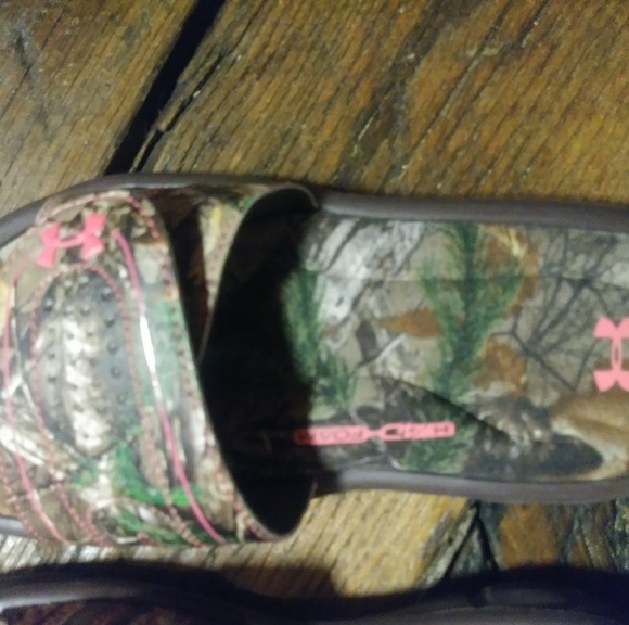 Under Armour Slides NWOT - Picture 3 of 4